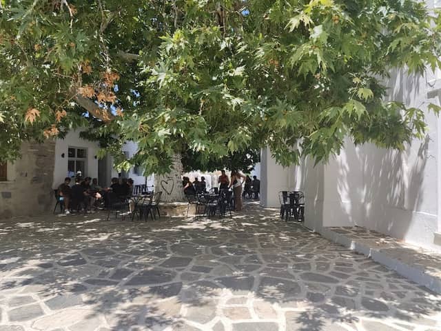 Lahanario (tipica piazza con albero centrale dei paesini greci) - Image 1