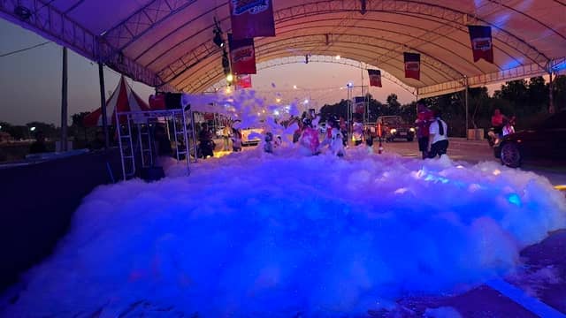 Songkran Road Festival @8Riew - Image 1