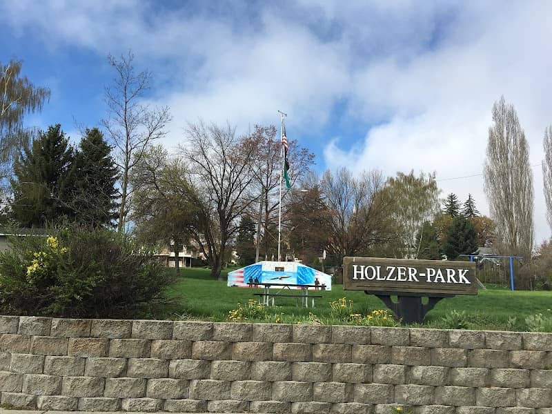 Holzer Park - Image 1