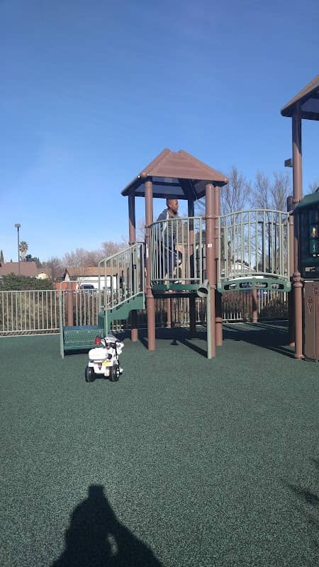 Carl E Hall Park - Image 2