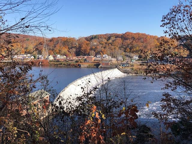 The Shelton Riverview Park - Image 1
