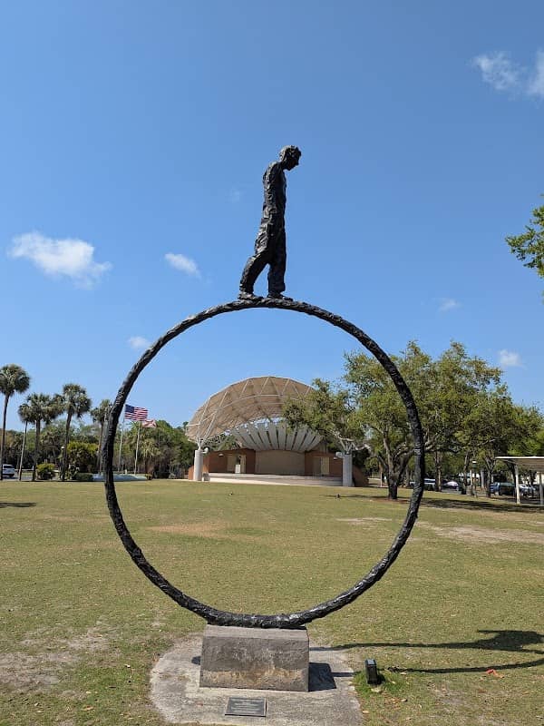 Riverside Park - Image 1