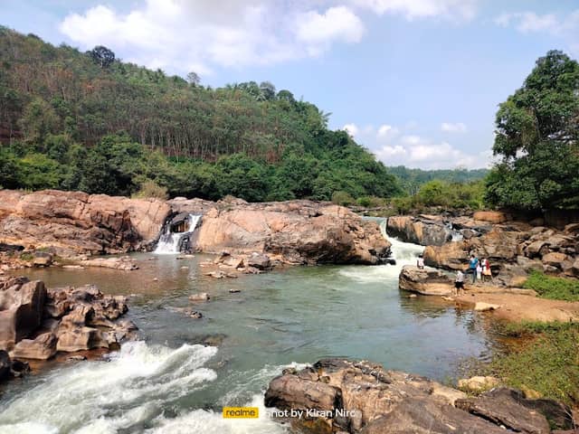 Alchar Nonenkall Water fall - നാണങ്കൽ വെള്ളച്ചാട്ടം - Image 1