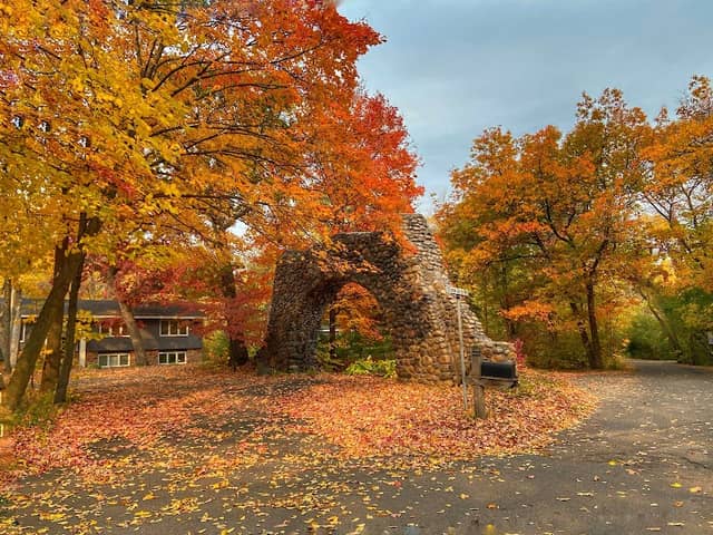 The Old Stone Arch - Image 2
