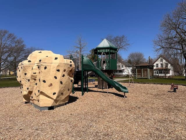 Sheridan Park - Image 1