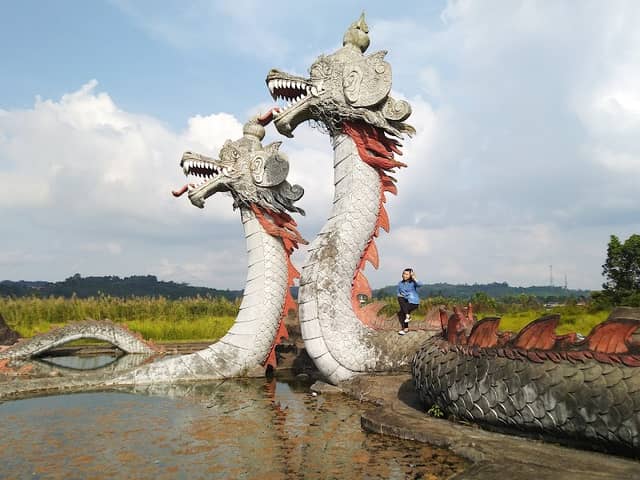 Wisata Tenggarong Kolam Naga - Image 1