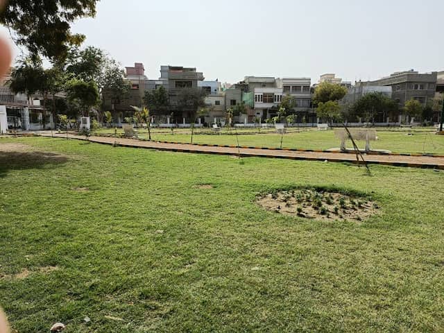 Ladies Park Block 17 - Image 1