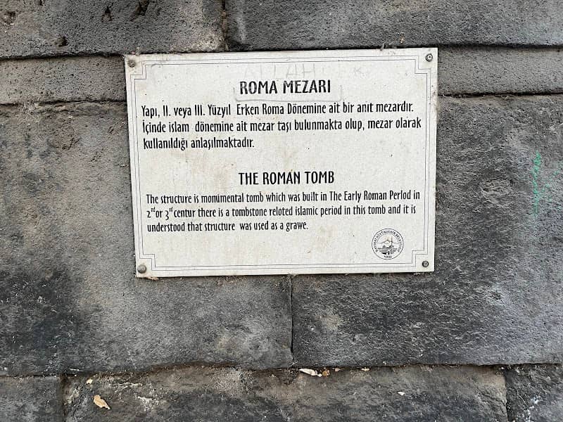 Roma Mezarı - Image 1