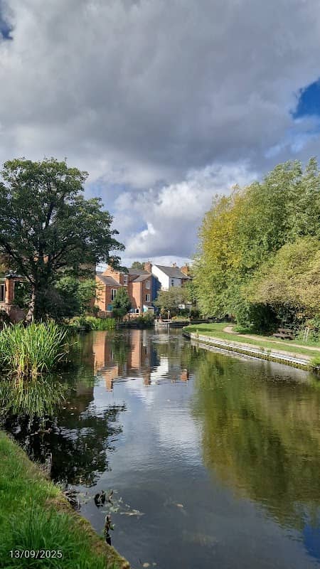 Chesterfield canal, Retford - Image 1
