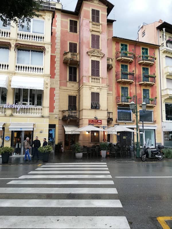 La Margherita • SML - Image 1