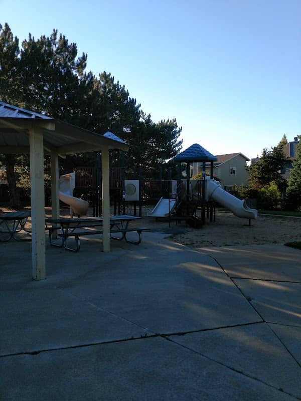 Play structure - Image 1