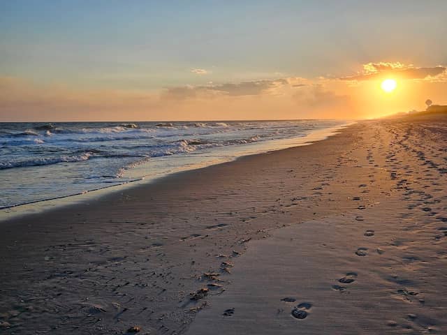 Public Beach Access(No Parking) - Image 1