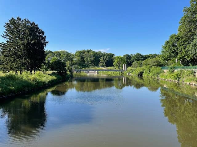 Riverside Park - Image 1