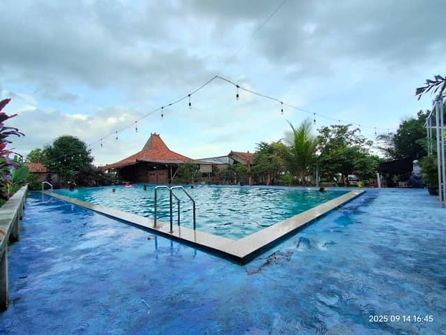 Kolam Renang dan Outbound Joglo Jembaran Purwokerto - Image 1