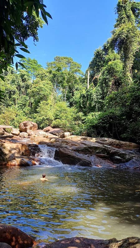 Jungle trek to Lubuk Teja waterfall - Image 1