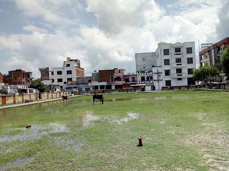 Vrindavan Garden - Image 1
