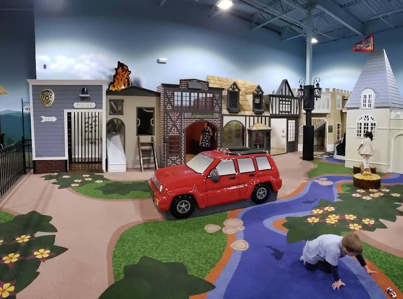 Mountain Play Lodge - Image 2