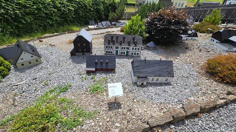 Bergbauminiaturlandschaft - Image 1