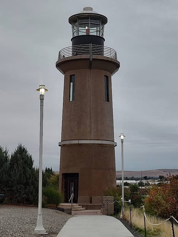 Clover Island Viewpoint - Image 1