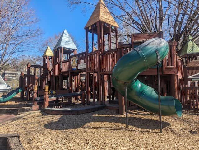 Poteet Park - Image 1