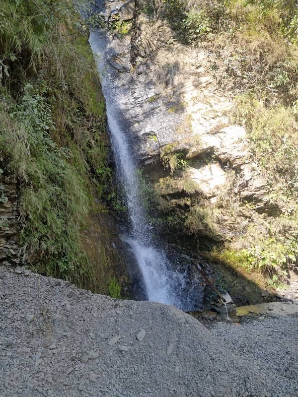 Suinta Waterfall - Image 1
