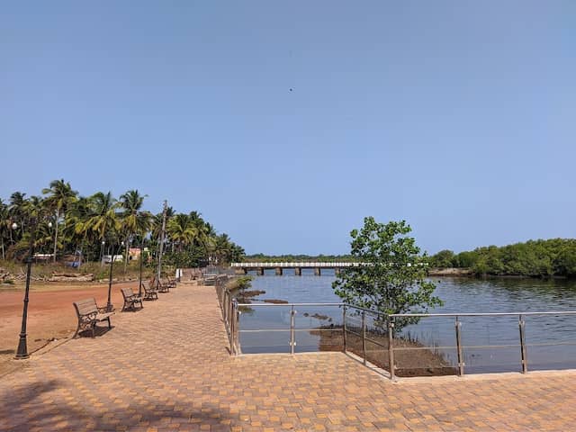 Ganesh Mandir, Aadari bridge,Malvan - Image 1