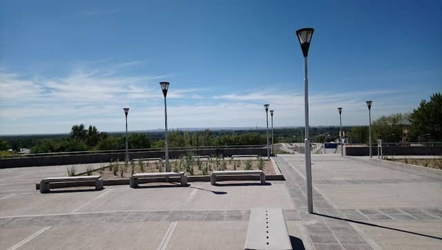 Este Park - Image 1