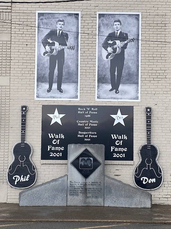 Everly Brothers Monument - Image 1