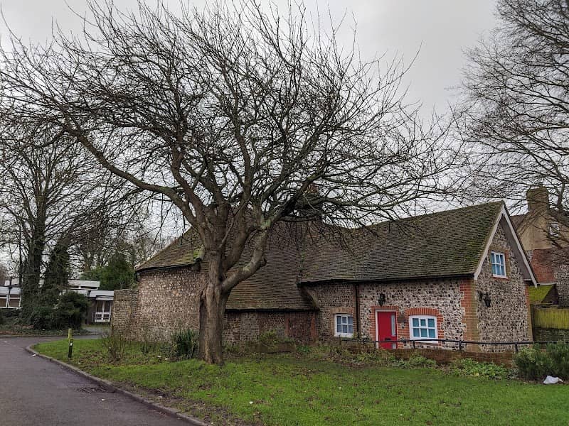 Manor Cottage - Image 1