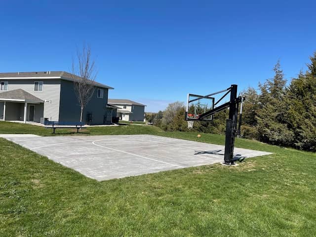 Pineview Park - Image 1