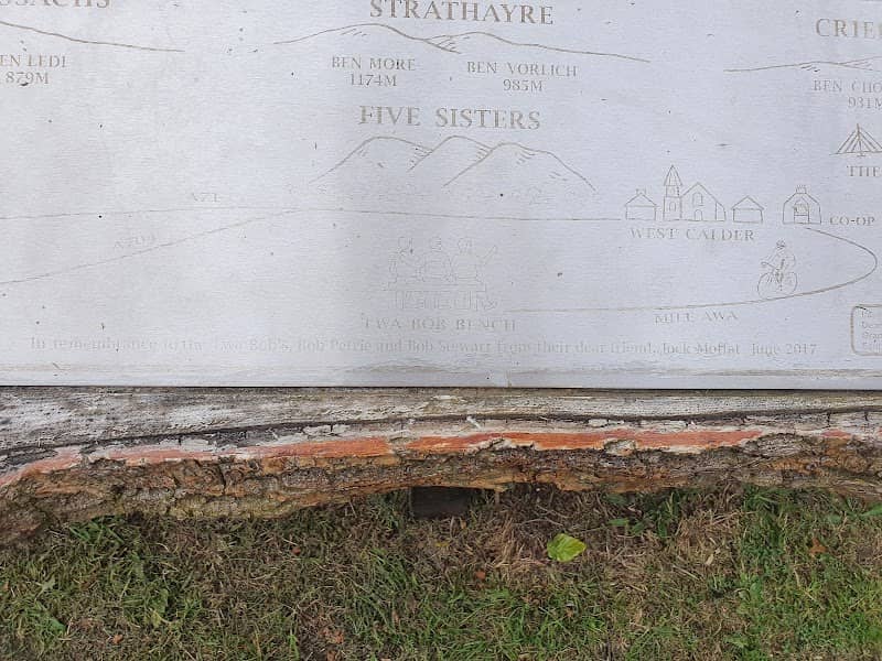 The Twa Bob Bench, Mile Awa - Image 3
