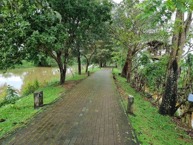 Kiribathgoda Walking Path - Image 1