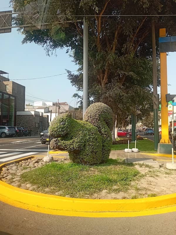 Estatua de Ardilla - Image 1