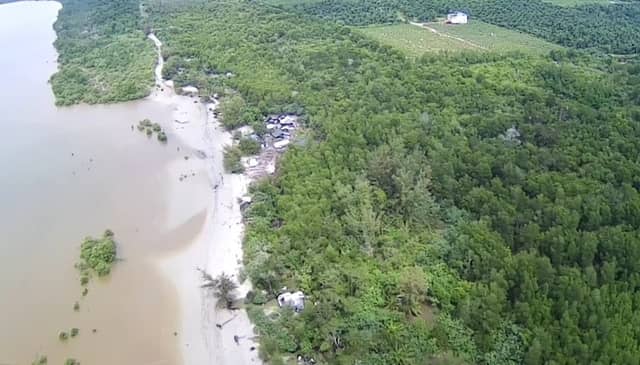 Pantai Jengkok - Image 1