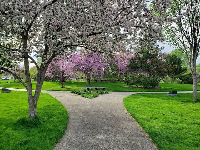 St. Charles City Park - Image 1