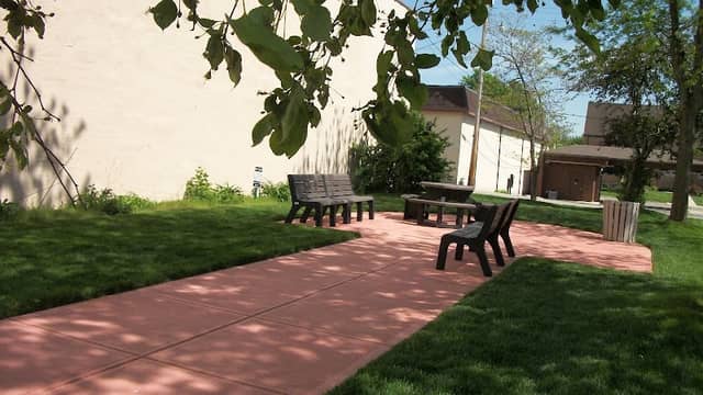 Albert Gruenig Memorial Park - Image 2