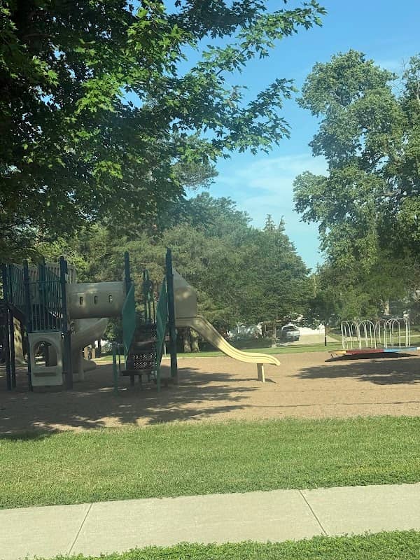 Gainer Park - Image 1