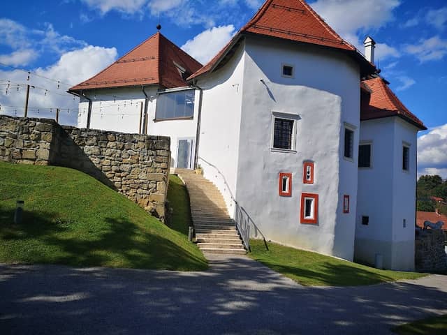 Komenda castle - Image 1