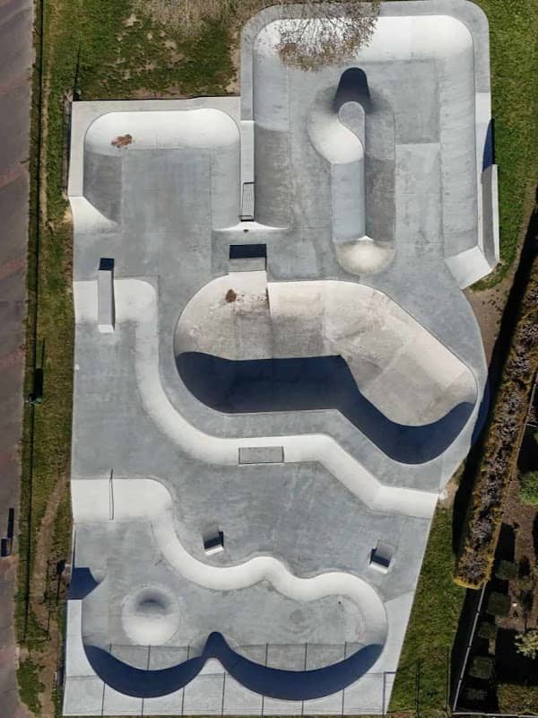 Putaruru Skateboard Bowl - Image 2