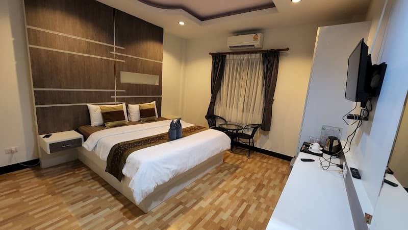 Dusita Grand Resort - Image 2