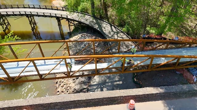 Windward parkway & Big Creek bridge - Image 1