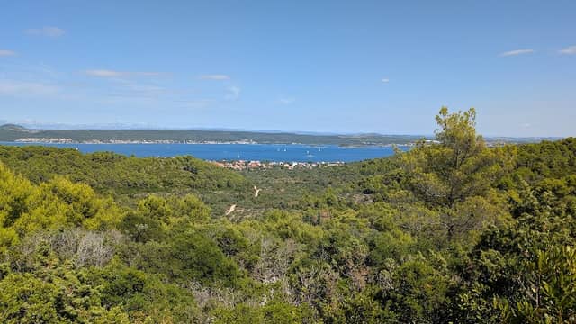 Sightseeing spot - Hill above Neviđane - Image 1