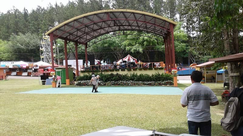 Parque Mansiones de Navarro - Image 2