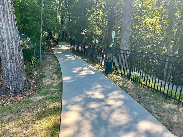 Walking trail - Image 1