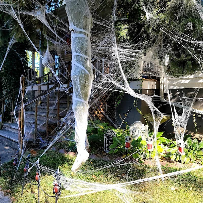 Kinder Halloween House - Image 1