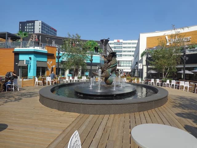 Place du Square du Dix 30 - Image 1