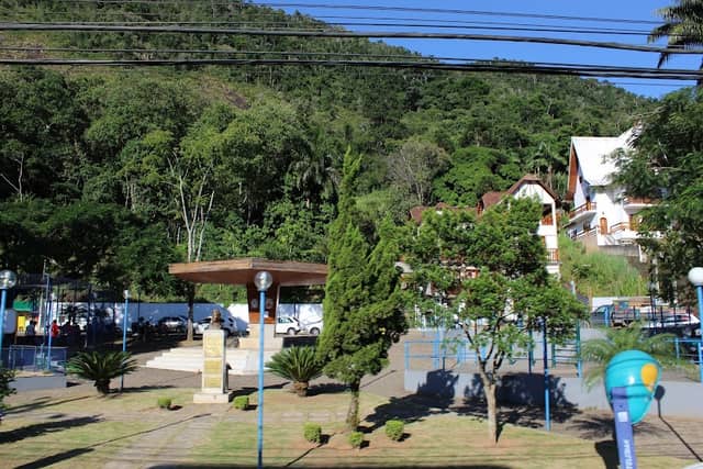 Praça da Biquinha - Image 1