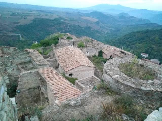 Il Borgo Castello di Calitri - Image 1