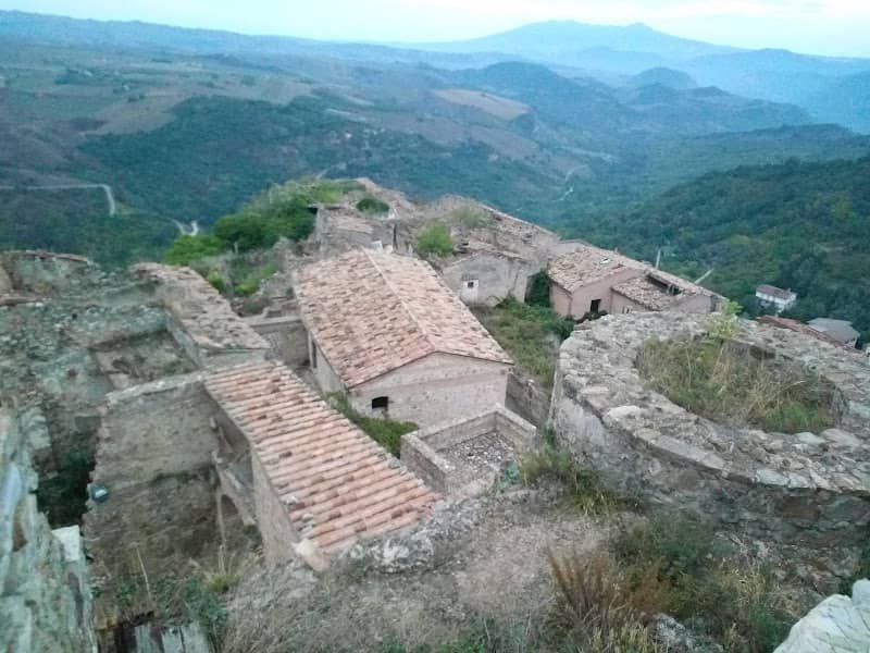 Il Borgo Castello di Calitri - Image 1