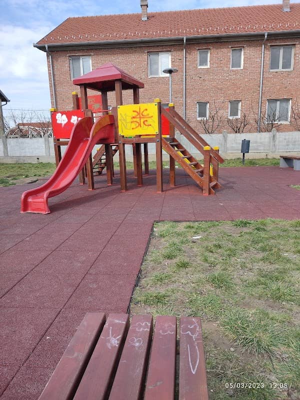 Altina Park - Image 2